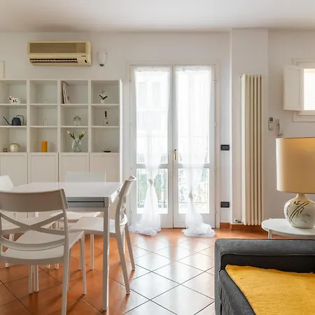 Broccaindosso 32 By District * Bolonia