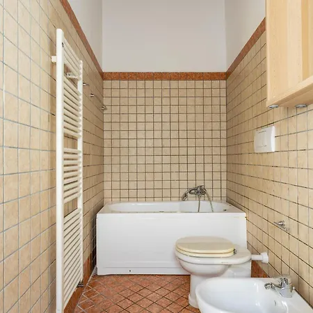 Broccaindosso 32 By District