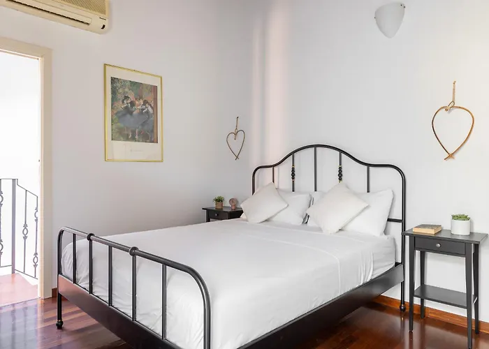 Broccaindosso 32 By District بولونيا