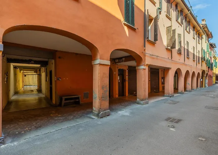 Broccaindosso 32 By District * 볼로냐