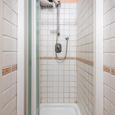 Broccaindosso 32 By District Apartman