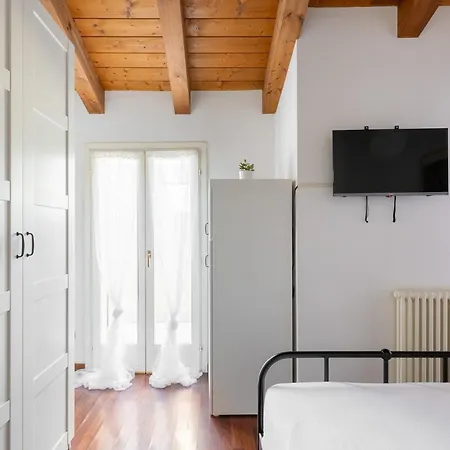 Broccaindosso 32 By District Bologna